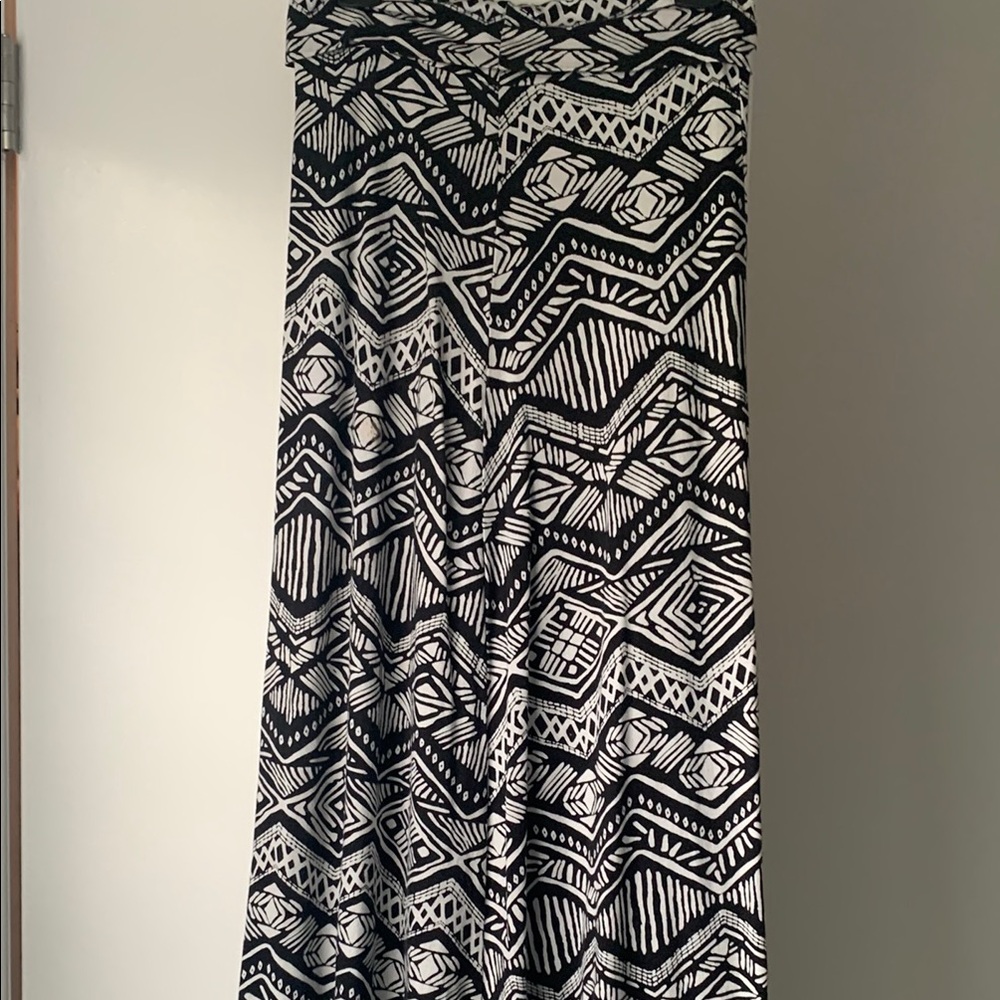 Black and White Geometric Pattern Maxi skirt that folds over at the waist